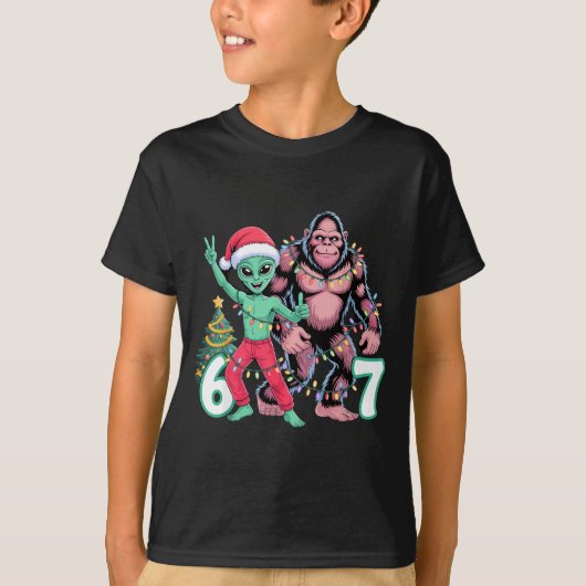 6 7 Meme Christmas Alien Sasquatch Six Seven Fun  T-shirt (Voorkant)