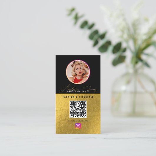 6 Foto Feed Grid Social Media QR Code Zwart Goud Visitekaartje (Staand voorkant)