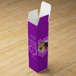 6e Amethist bruiloft jubileum hart fotodoos Wijn<br><div class="desc">Zesde paarse amethist huwelijksverjaardag cadeau wijn of sterke drank doos. Mooie amethist in harten op paarse met fotosteen effect sjabloon Amethist Bruiloft Jubileum wijndoos verpakking. Pas aan met uw eigen naam en evenementdetails en foto. Het zesde Jubileum wordt traditioneel geassocieerd met amethist. Momenteel leest Gefeliciteerd Melanie & Richard met uw...</div>