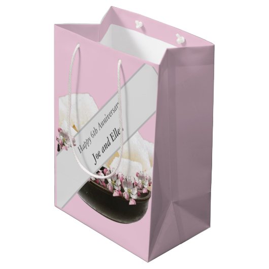 6e Jubileum, ijzer en suiker Medium Cadeauzakje (Achterkant Gekanteld)