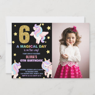 6e Rainbow Unicorn Verjaardag Uitnodigingen w foto