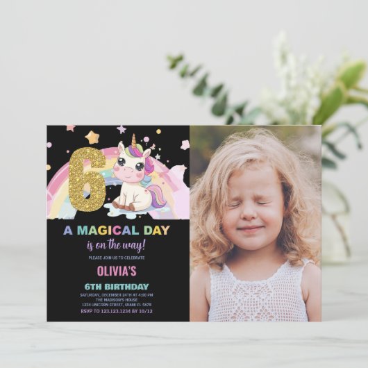 6e Verjaardag Eenhoorn Verjaardag Uitnodigingen fo (Staand voorkant)