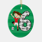 6e verjaardag Rood en wit voetbalmeisje 1 Keramisch Ornament (Rechts)