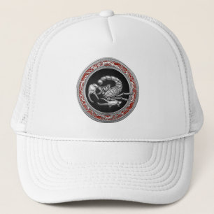 [700] Sacred Silver Scorpion op zwart Trucker Pet