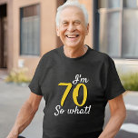 70 dus wat een grappig Inspirerend citaat 70ste ve Tri-Blend Shirt<br><div class="desc">70 so what Funny Inspirerend Quote 70th Birthday T-shirt. Grappig en inspirerend citaat 70,  dus wat voor een man of een vrouw die de 70e verjaardag viert. Mooi T-shirt voor een speciale viering. Personaliseer dit T-shirt met je leeftijd.</div>