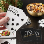 70 en Fabulous Black Elegant Script Birthday Pokerkaarten<br><div class="desc">Elegant 70 en Fabulous Black Script Birthday-speelkaarten. Elegant design met trendy script voor een vrouw die haar zeventigste verjaardag viert.</div>