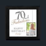 70 en Fabulous Elegant 70th Birthday Foto Cadeaudoosje<br><div class="desc">70 en Fabulous Elegant 70th Verjaardag Foto geschenkdoos. Voeg jouw naam en foto toe.</div>