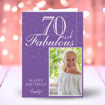 70 en Fabulous Elegant 70th Birthday Foto Kaart<br><div class="desc">70 en Fabulous Elegant 70e verjaardag fotokaart. Het ontwerp heeft een moderne typografie 70 en Fabulous op paarse. Steek je foto in de sjabloon en voeg jouw naam toe en maak je eigen speciale wenskaart.</div>