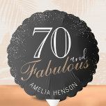 70 en Fabulous Elegant Black 70th Birthday Ballon<br><div class="desc">70 en Fabulous Modern en Elegant Black 70th Birthday Sticker. Het ontwerp heeft een moderne typografie 70 en Fabulous op een zwarte achtergrond met witte sprankeltjes.</div>