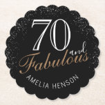 70 en Fabulous Elegant Black 70th Birthday Kartonnen Onderzetters<br><div class="desc">70 en Fabulous Modern en Elegant Zwart 70th Birthday Party Paper Onderzetter. Het ontwerp heeft een moderne typografie 70 en Fabulous op een zwarte achtergrond met witte sprankeltjes. Voeg jouw namen toe.</div>