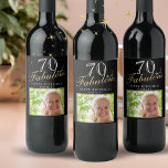 70 en Fabulous Elegant Black Photo 70th Birthday Wijn Etiket<br><div class="desc">70 en Fabulous Elegant Zwart Foto 70e Verjaardag Wijnlabel. Het gezegde 70 en fabelachtig is in modern schrift geschreven. Maak je eigen 70e verjaardagsfeestje wijnlabels voor haar. Pas aan met de naam en het leeftijdsnummer en plaats uw foto in de sjabloon.</div>