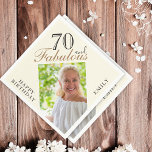 70 en Fabulous Elegant Script Photo 70th Birthday Servet<br><div class="desc">70 en Fabulous Ecru Elegant Script Photo 70th Birthday Napkins. Maak je eigen artikel van het 70ste verjaardagsfeestje voor haar. Pas met de naam en de leeftijd aan en neem uw foto in de sjabloon op.</div>