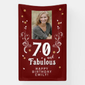 70 en Fabulous Foliage Red 70th Birthday Foto Spandoek (Verticaal)