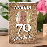 70 en Fabulous Gold Glitter Photo 70th Birthday Kaart<br><div class="desc">70 en Fabulous Gold Glitter Photo 70th Birthday Kaart. Personaliseer met naam en foto.</div>