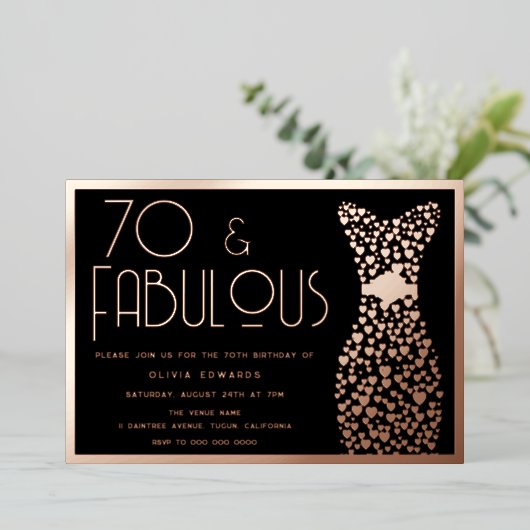 70 & Fabulous! Rose Gold & Black 70th Birthday  Folie Uitnodiging (Staand Voorkant)
