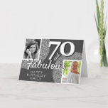 70 & Fabulous Silver Glitter 2 Foto 70th Birthday Kaart<br><div class="desc">70 en Fabulous Silver Glitter 2 Foto 70th Birthday Wenskaart. Dit 70ste verjaardag wenskaart is perfect om iemand speciaal te vieren! Een galerij van oude en nieuwe foto's, met een mooie faux zilveren glitter achtergrond en de tekst 70 en Fabulous. Met deze kaart kun je je waardering voor de speciale...</div>