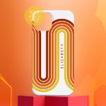 70 Geïnspireerde lijn Kunst zonnerood Oranje gele  iPhone 16 Hoesje<br><div class="desc">Een bohemisch gebogen ontwerp met een gestreept patroon en ronde vormen in gele,  oranje en baksteenrode zonnekleuren. Een gewaagd maar minimaal ontwerp met een optioneel gebied om tekst toe te voegen.</div>