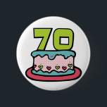 70 jaar oude Birthday Cake Ronde Button 5,7 Cm<br><div class="desc">Viel de verjaardag van je geboorte om je verjaardagsvrienden te verrassen met onze schattige cartoon verjaardagstaart met je oude t-shirts en kleding. Onze schattige cartoon verjaardagstaart met je ouderdomsvriendjes en keepskoeken maakt geweldige verjaardagsfeestjes en cadeaus voor alle leeftijden.</div>