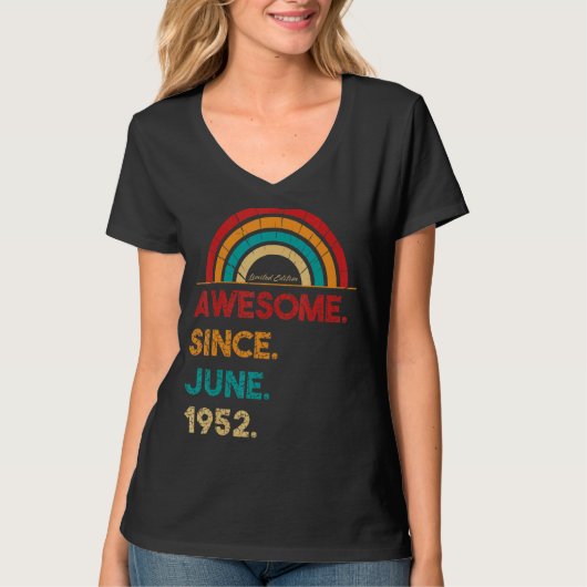 70 Year Old Awesome Since June 1952 70th Birthday T-shirt (Voorkant)