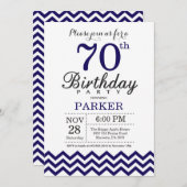 70e Birthday Invitation Navy Blue Chevron Kaart (Voorkant / Achterkant)