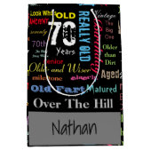 70e Happy BIrthday in een graffiti-stijl Medium Cadeauzakje (Voorkant)