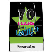 70e jaar en liefhebbend - 70e verjaardag medium cadeauzakje (Achterkant)