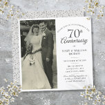 70e Jubileum bruiloft foto vierkant Kaart<br><div class="desc">Personaliseer met uw favoriete trouwfoto en uw speciale 70e platina trouwdag viering details in chique typografie. Op de keerzijde staat platina love heart confetti. Ontworpen door Thisnotme©</div>