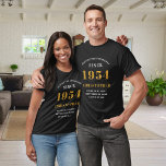 70e verjaardag 1954 Naam toevoegen Black Gold Part T-shirt<br><div class="desc">Custom 70th Birthday Guest of Honor Zwart en Goud T-Shirt - Born 1954 Edition. Vier uw mijlpaal verjaardag in stijl met ons Custom 70th Birthday Guest of Honor t-shirt. Ons zwart-gouden t-shirt is het perfecte statement voor deze speciale gelegenheid. Met een ontwerp dat trots '1954' bevat, draag u uw geboortejaar...</div>