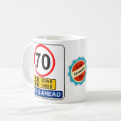 70e verjaardag 70 jaar oude Funny Crisis Road Sign Koffiemok (Voorkant links)