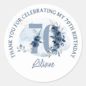 70e verjaardag Bloemennummer Kustblauw Dank u Ronde Sticker (Voorkant)