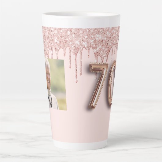 70e verjaardag foto roos gouden roze druppels latte mok (Voorkant)