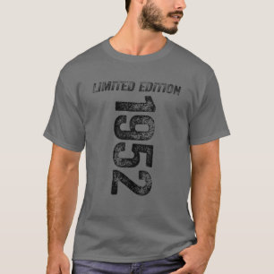 70e verjaardag januari geboren 70 jaar leggende op t-shirt