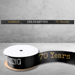 70e verjaardag Legendary Zwart Goud Retro Satijnen Lint<br><div class="desc">Voor degenen die hun 70e verjaardag vieren hebben we het ideale verjaardagsfeestlint met een gevoel. De zwarte achtergrond met een wit en goud typografie ontwerp is eenvoudig en toch elegant met een retro gevoel. Pas de tekst van dit verjaardagscadeau eenvoudig aan met behulp van de meegeleverde sjabloon. Onderdeel van een...</div>