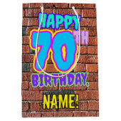 70e verjaardag: Leuk, Urban Graffiti geïnspireerd  Medium Cadeauzakje (Voorkant)