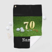 70e verjaardag met golfbal en t-shirt op groen golfhanddoek (Insitu)