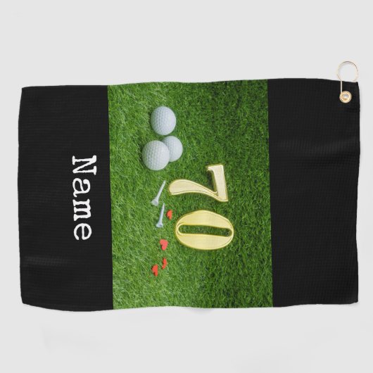 70e verjaardag met golfbal en t-shirt op groen golfhanddoek (Horizontaal)