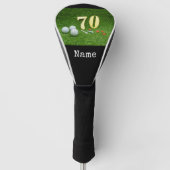 70e verjaardag met golfbal en t-shirt op groen golfheadcover (Voorkant)
