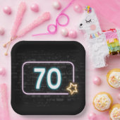 70e verjaardag Neon Sign On Brick Papieren Bordje (Feest)