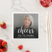 70e verjaardag Party Foto Wit Script Cheers Servet (Insitu)