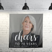 70e verjaardag Party Foto Wit Script Cheers Wandkleed