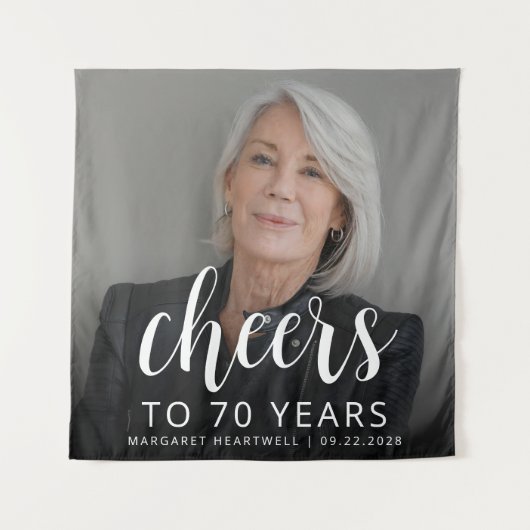 70e verjaardag Party Foto Wit Script Cheers Wandkleed (Voorkant)