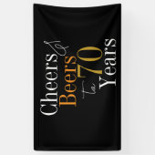 70e verjaardag Proost en bier Black Gold Party Spandoek (Verticaal)