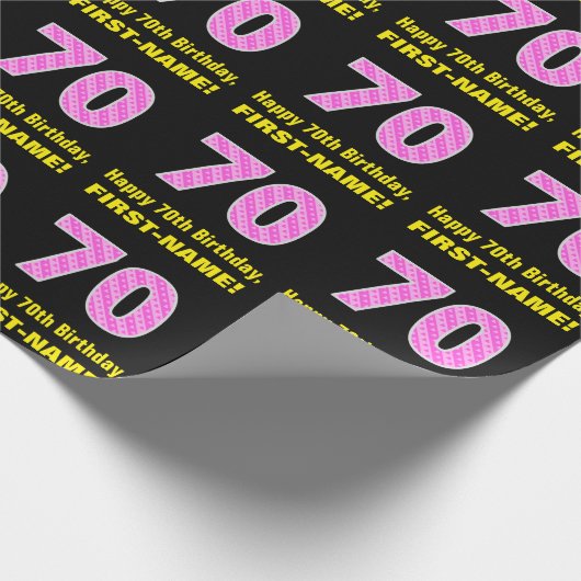 70e verjaardag: roze strepen en harten "70" + naam cadeaupapier (Hoek)