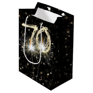 70e verjaardag Sparklers op zwart met sterren Medium Cadeauzakje