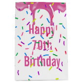 70e verjaardag strooit op roze ijsje medium cadeauzakje (Voorkant)