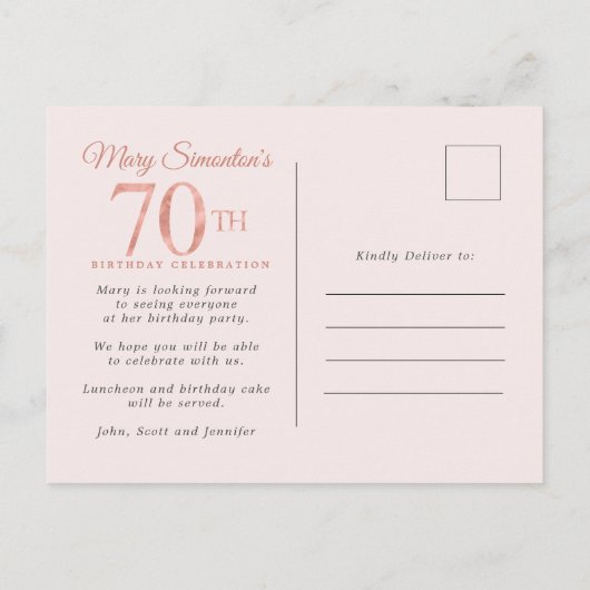 70e Verjaardag Surprise Party Roze Rose Bloemen Uitnodiging Briefkaart (Achterkant)