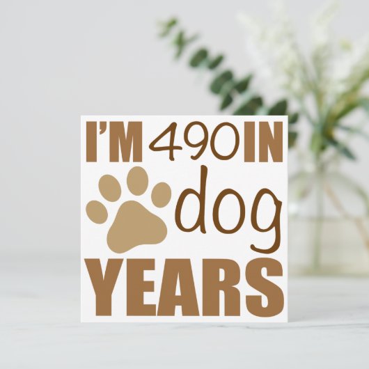 70e verjaardag van de hond kaart (Staand voorkant)