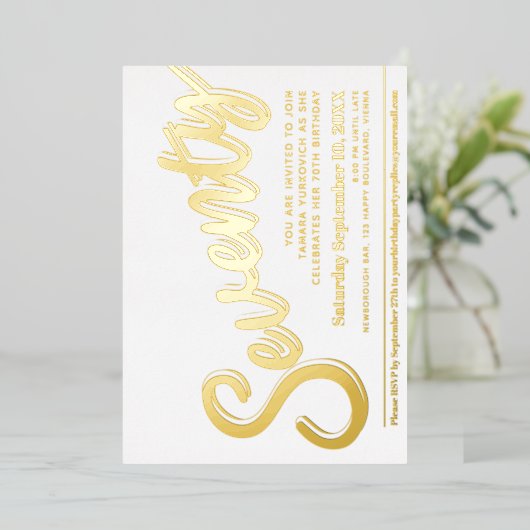 70e verjaardag, wit met gouden script folie uitnodiging (Staand Voorkant)