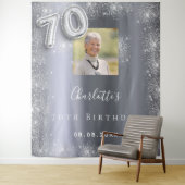 70e verjaardag zilveren foto glitter-stof welkom wandkleed (In situ)