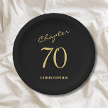 70e verjaardag Zwart Goud Hoofdstuk 70 Papieren Bordje<br><div class="desc">Maak de 70e verjaardagsviering van uw geliefde elegant en onvergetelijk met onze prachtige zwart-gouden papieren borden van Zazzle. Ontdek hoe deze aanpasbare servetten uw evenement en creëer onvergetelijke momenten kunnen verheffen in ons exclusieve artikel.</div>